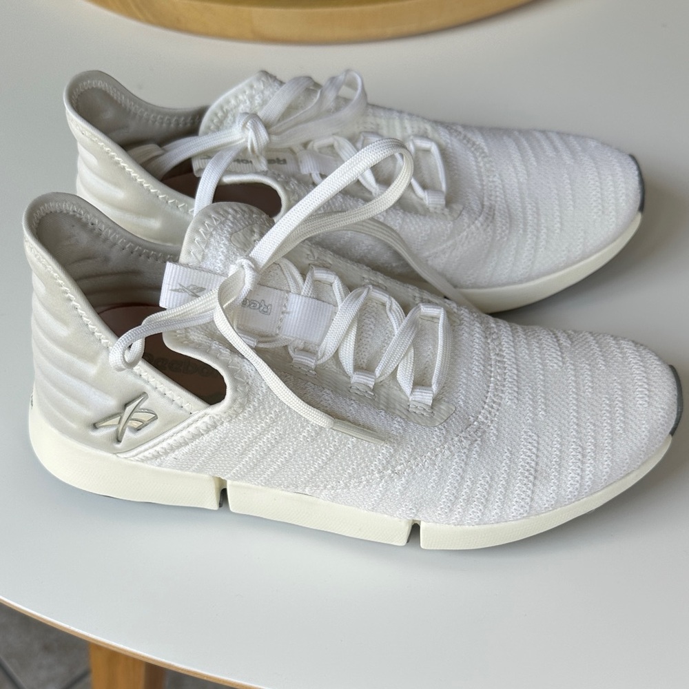 Reebok white Knit Sneakers NWOT